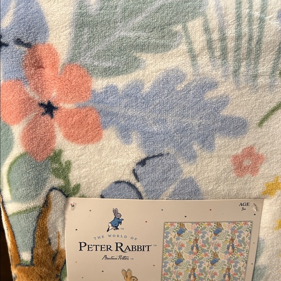 Peter Rabbit Blue and Brown 60X70 Oversized Throw - Picture 4 of 10